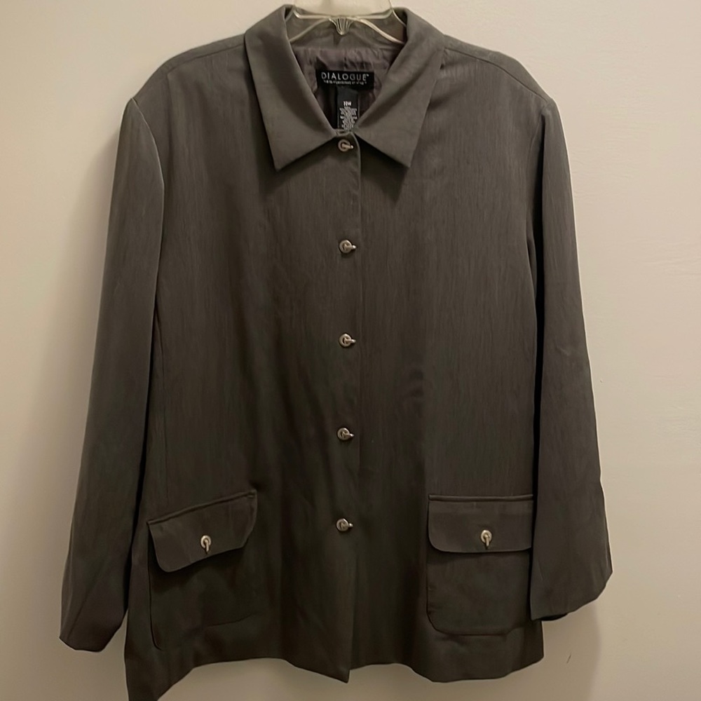 Clip closure jacket